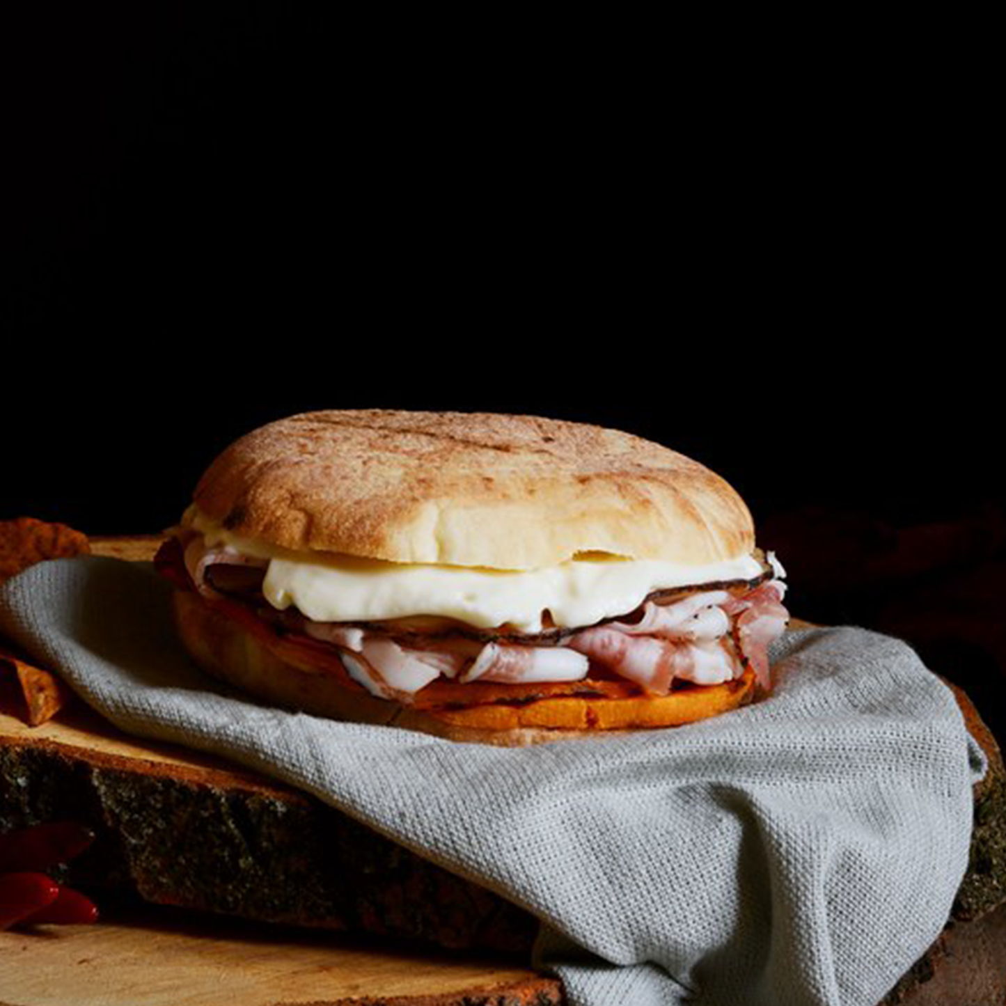 Rundes Brötchen (Puccia) - 4,00 € (netto) pro VPE. (4 Stk.)