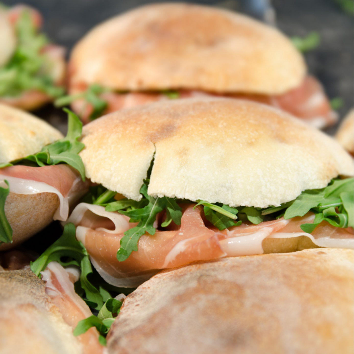 Rundes Brötchen (Puccia) - 4,00 € (netto) pro VPE. (4 Stk.)